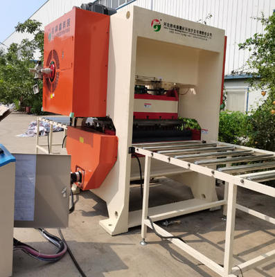 Dobra cena. Maszyna do pułapki na płytce z otworem do dziurka w Internecie