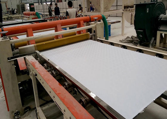 Automatyczna półautomatyczna linia produkcyjna płytek sufitowych z gipsu laminowanego z PVC