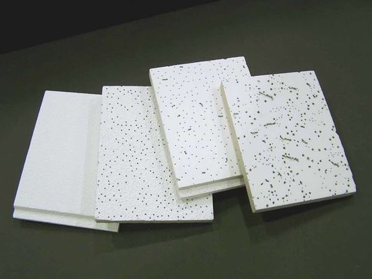 Dźwiękochłonne urządzenie do produkcji płyt z włókien mineralnych do dekoracji wnętrz