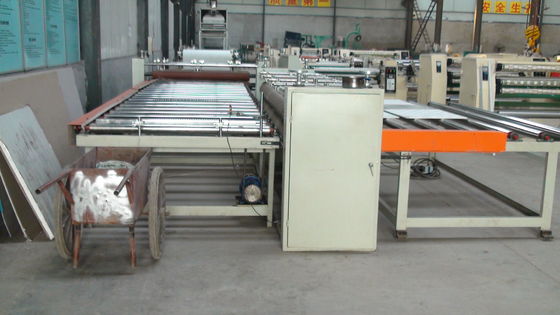 Maszyna do cięcia płyt gipsowo-kartonowych laminowanych PCV na 2 * 2 płyt sufitowych