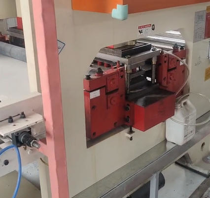 Dostosowywana pełna automatyczna tablica perforowana stalowa maszyna do uderzenia