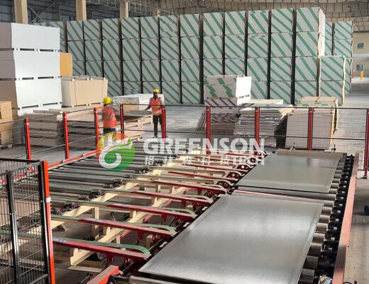 Dobra cena. 1300 mm skuteczna szerokość laminacji Linia produkcyjna płytek gipsowych z 2-15 m/min prędkością regulowaną i elektrycznym sterowaniem systemem PLC w Internecie