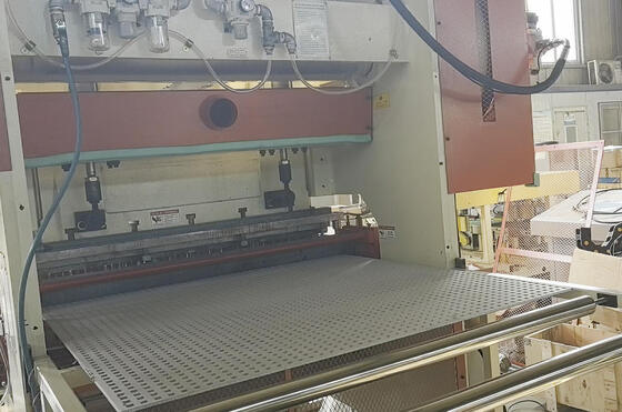Dobra cena. Wysokiej prędkości hydrauliczna maszyna do przebijania z ciśnieniem przebijania 160 KG do dostosowywania kształtu otworu w panele w Internecie